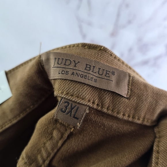 Judy Blue Shorts Womens 3X Brown Denim Jean Mid Cut Off Frayed Brandy Sienna - Picture 3 of 14
